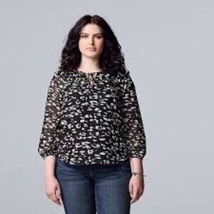 SIMPLY VERA Ruffle Peasant Top